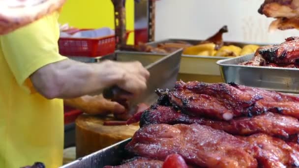Китайська традиційна їжа місцевих зберігати при Козвей Бей дороги в Гонконгу, Китай — стокове відео