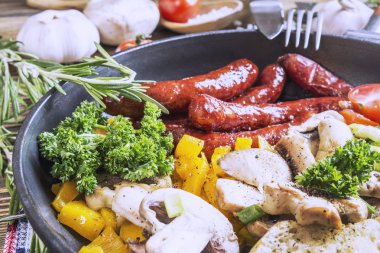 tavada kızarmış yemek