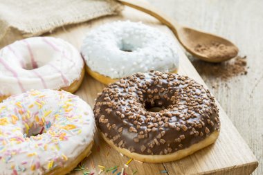 Trio yuvarlak tatlı çörek