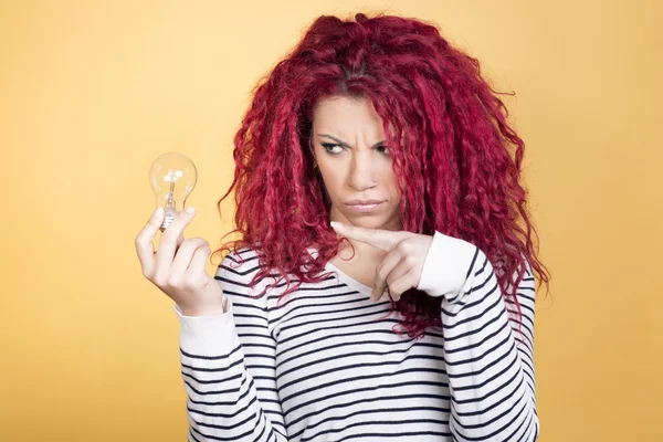 Mutlu kadın, parlak bir fikir sahip değil mi.