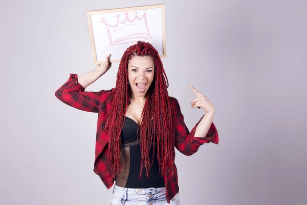 Kadın ile bir tahta çizilmiş bir taç ile onun Merkez over.