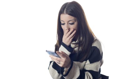 Cep telefonu, şok, tutan kadın endişeli.