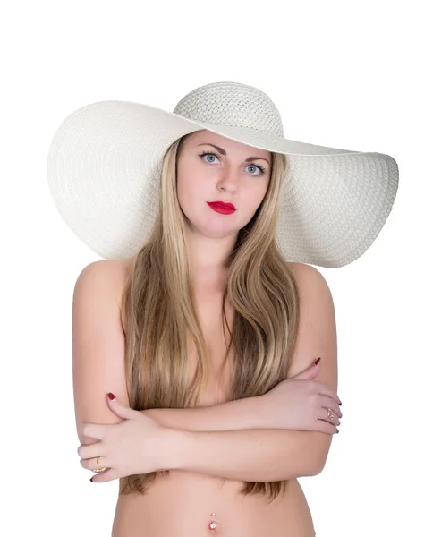 Молода красива жінка у великому білому капелюсі, ізольована на білому тлі — стокове фото