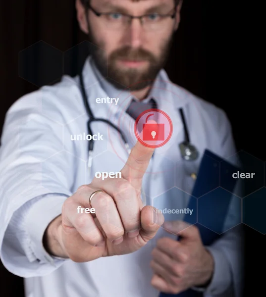 技术、 互联网和网络中医学概念-医学博士压力机解锁虚拟屏幕上的按钮。互联网技术在医学 — 图库照片
