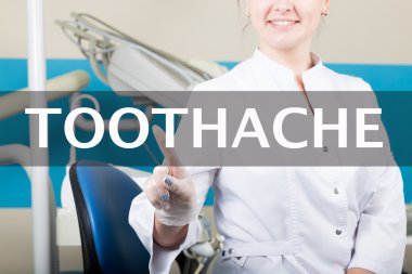 teknolojisi, Internet ve ağ tıp kavram - tıp doktoru sanal ekranlarda diş ağrısı düğmeye basmadan. Internet teknolojileri tıpta