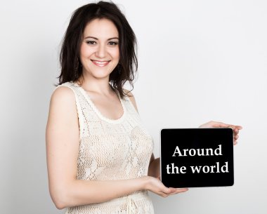 teknoloji, internet ve ağ - tablet pc ile dünya çapında tutan yakın çekim başarılı kadın imzala. Turizmde teknoloji İnternet