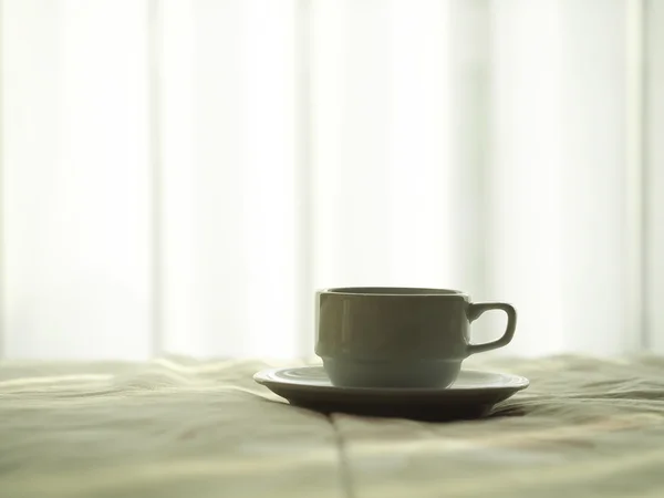 Café da manhã fresco na cama . — Fotografia de Stock