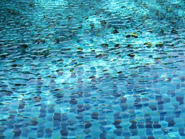 Blaues Schwimmbad plätscherte Wasser Detail — Stockfoto