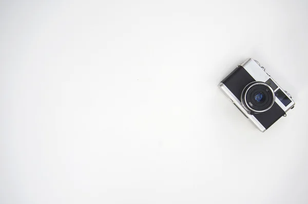 Vintage fotokamera på trä vit — Stockfoto