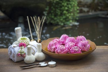 Spa Masaj sıkıştırmak topları, treaments spa ve lotus ile bitkisel top