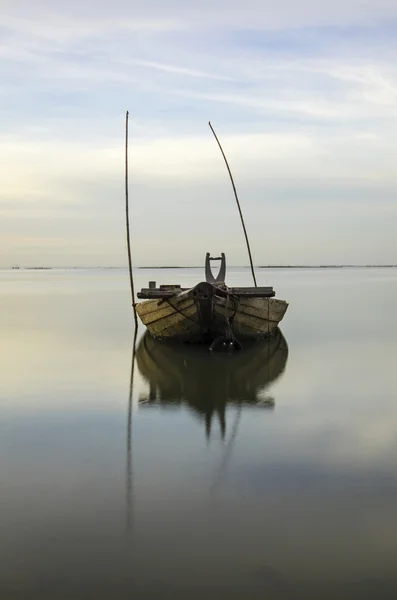 Paysage avec coucher de soleil au bord de la mer et beau ciel, Bangpha, Thaïlande — Photo