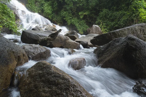Chanthaburi, Tayland Ulusal parkta derin orman şelale