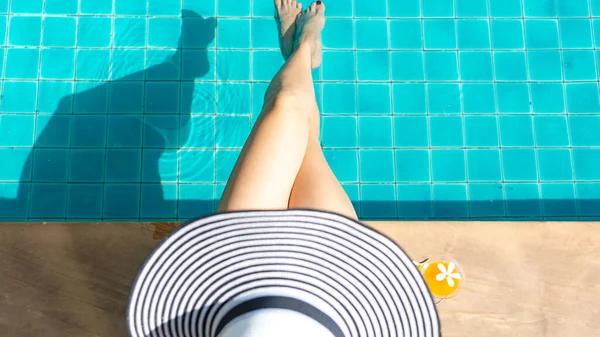 Feche Selecione Pernas Hora Verão Férias Estilo Vida Das Mulheres — Fotografia de Stock