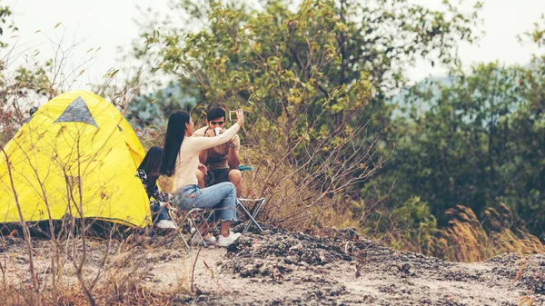 Grupo Turismo Viagens Caminhante Aventura Paisagem Natureza Montanha Pessoas Estilo — Fotografia de Stock