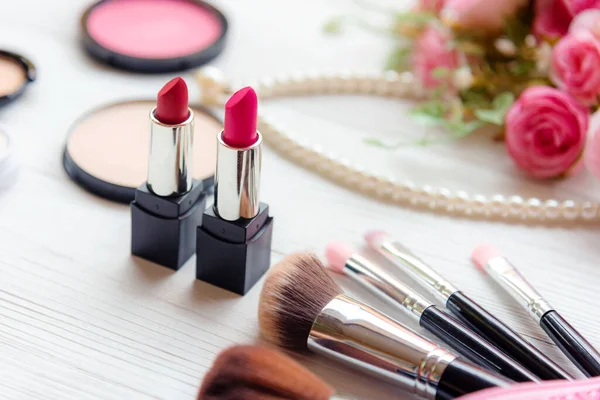 Wählen Sie Fokus Valentinstagsgeschenk Make Kosmetik Werkzeuge Hintergrund Und Schönheitskosmetik — Stockfoto