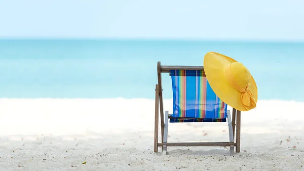 Summer Travel Bed Hair Sandy Beach Blue Sea Sky Background — Stock Photo, Image