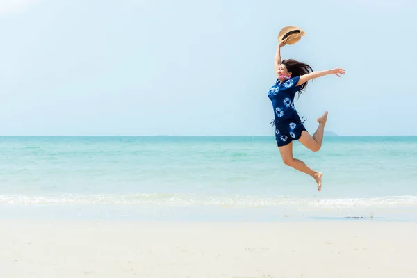 Wakacje Styl Życia Kobieta Relaks Chill Tle Plaży Azja Szczęśliwa — Zdjęcie stockowe