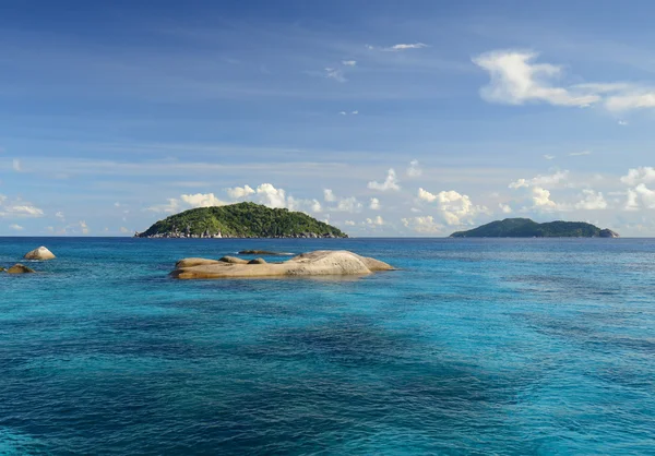 Schnorcheln auf ähnlichen Inseln im andamanischen Meer, Thailand — Stockfoto