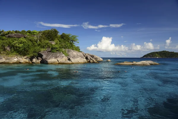 Traumszene. wunderschöner weißer Sandstrand. Sommer Natur Ansicht — Stockfoto