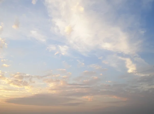 Tayland günbatımı gökyüzünde bulutlar — Stok fotoğraf