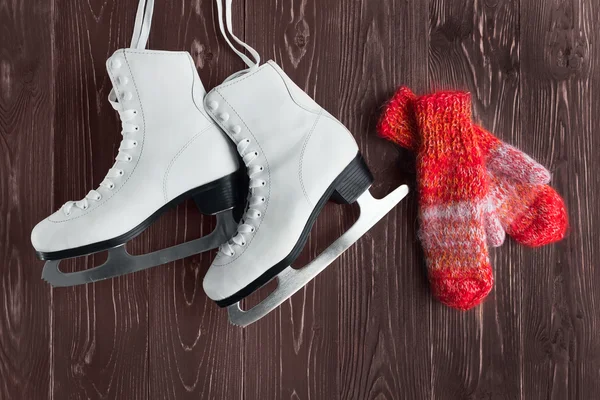 Paten buz pateni ve eldivenler için