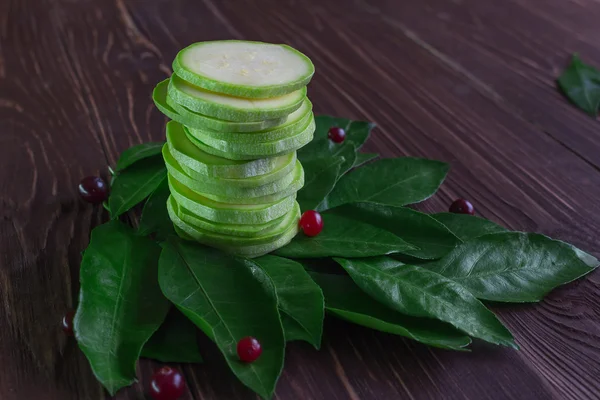 lityah üzerinde doğranmış kabak duruyor