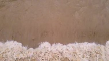 Yağmur ve fırtınalardan sonra meydana gelebilecek sellerden çevreye zarar gelmesini önlemek için inşa edilmiş su yapılarının görüntüleri.