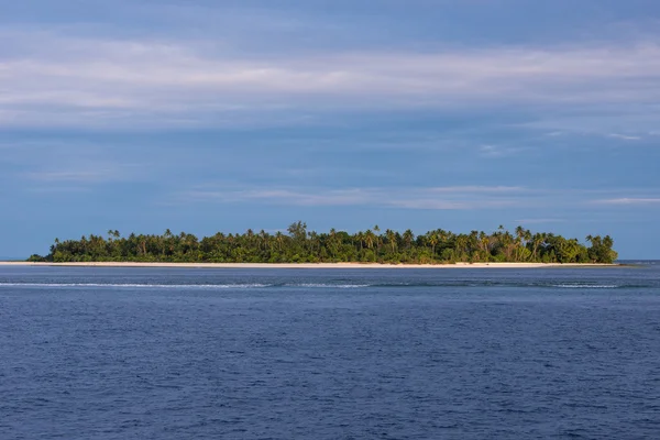 Wyspa na morzu Banda, Indonezja — Zdjęcie stockowe