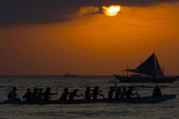 Regata al atardecer, Boracay, Filipinas — Foto de Stock