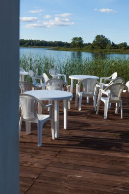 Volga, Rusya Nehri'nin üzerinde veranda Restoran