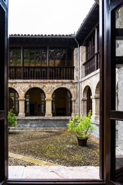 covadonga asturias dağlarında Bazilikası. İspanya
