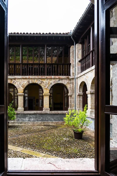 Covadonga Asturias Dağlarında Bazilikası Spanya — Stok fotoğraf