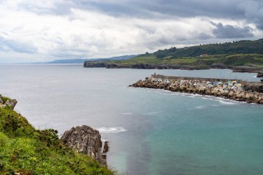 İspanya 'nın Asturias kentindeki Llanes köyü