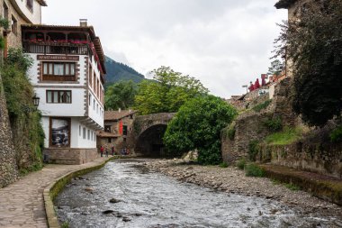 İspanya, Cantabria 'daki Potes köyü.