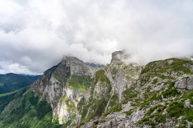 Picos de Europa dağında Fuentede, Cantabria, İspanya.
