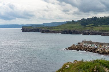 İspanya 'nın Asturias kentindeki Llanes köyü