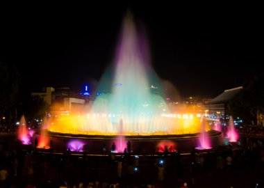 Gece Çeşmede Montjuic Barcelona.