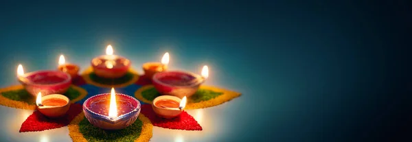 Happy Diwali Lámparas Aceite Diya Iluminadas Rangoli Colorido Con Espacio — Foto de Stock