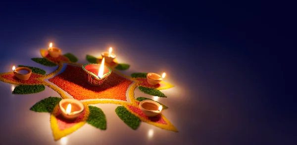 Happy Diwali Diya Olajlámpák Világít Színes Rangoli Fénymásoló Hely — Stock Fotó