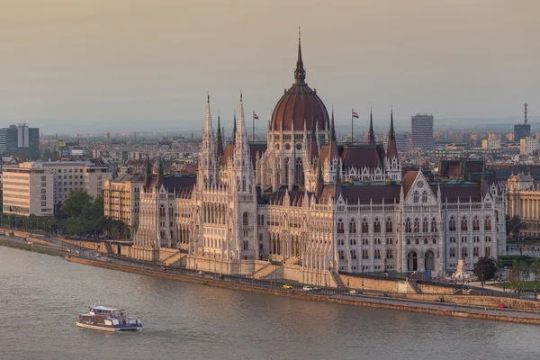 Panorama do edifício do Parlamento de Budapeste — Fotografia de Stock