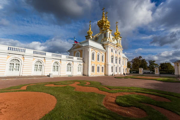 Kirche im Sommerschloss Peterhof — Stockfoto