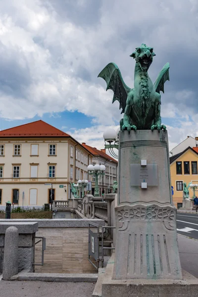 Ponte do dragão em Ljubljana, Eslovénia — Fotografia de Stock