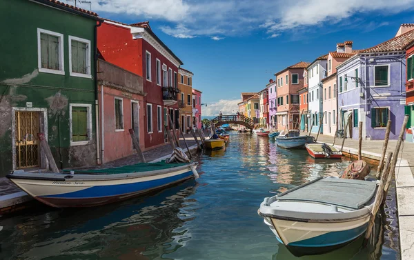 Casas coloridas en Burano, Venecia Italia . — Foto de Stock