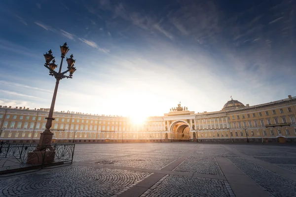 Plaza del Palacio en San Petersburgo — Foto de Stock