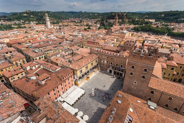 Verona'nın panoramik manzarasını — Stok fotoğraf