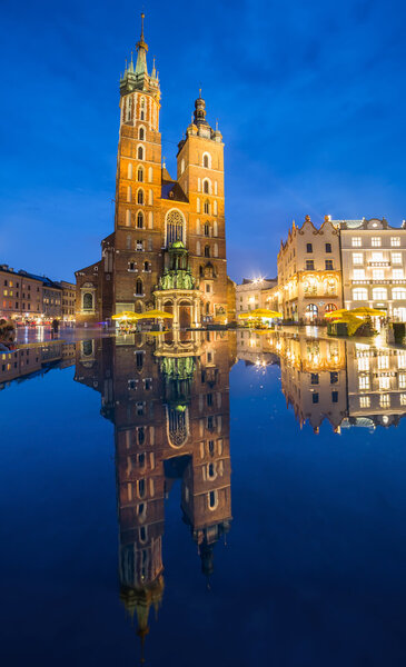  Старый город ночью
