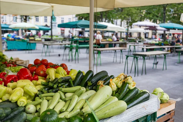 Zewnątrz warzyw straganie w Ljubljana, Słowenia — Zdjęcie stockowe