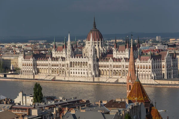 Parlamenti épület Budapesten — Stock Fotó