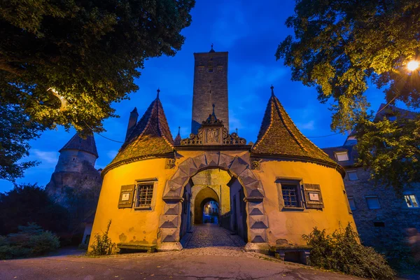 Rothenburg ob der Tauber stad i skymningen, Tyskland — Stockfoto