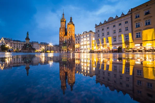 Старе місто Краків вночі — стокове фото